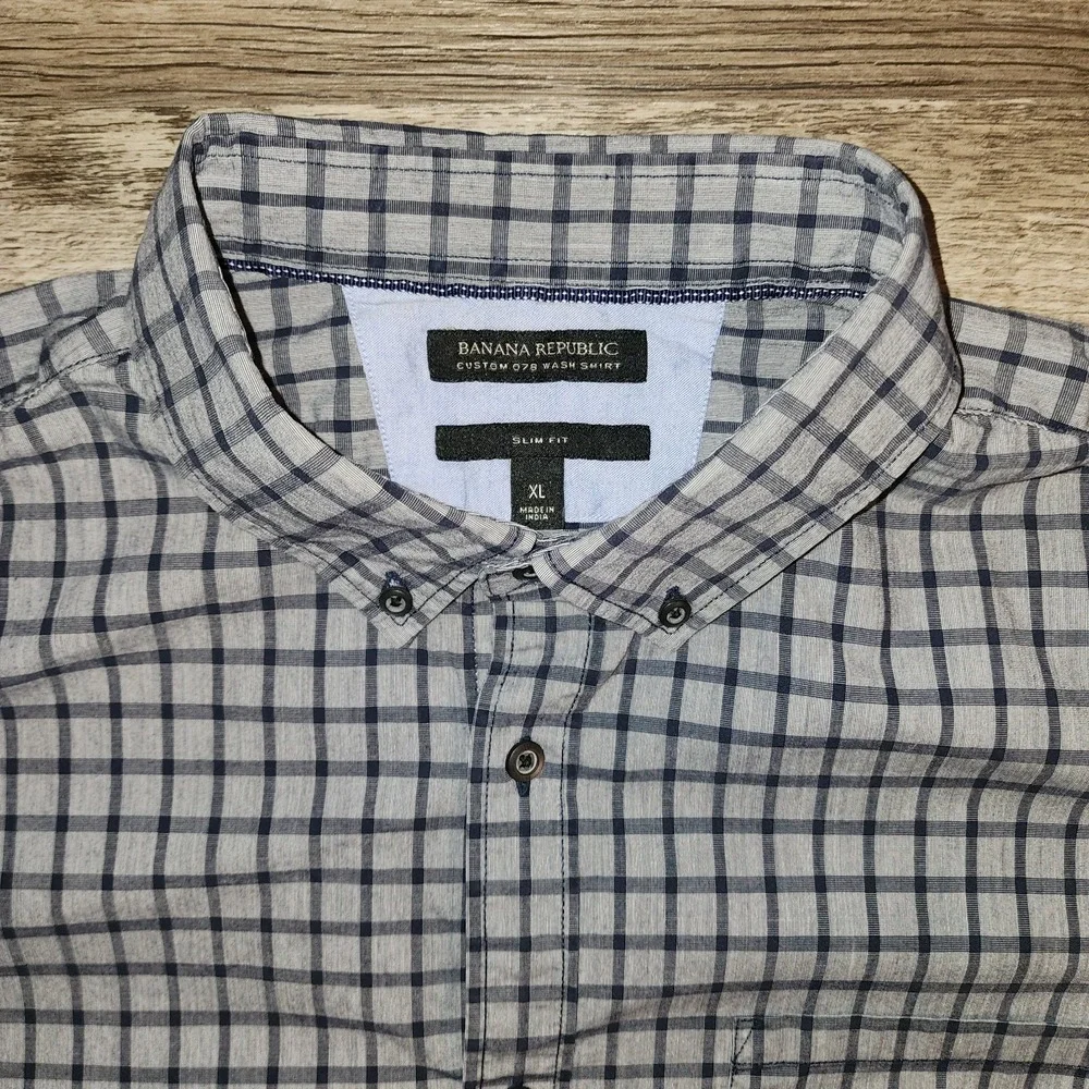 Banana Republic Men's XL Blue Slim Fit Checkered Custom 078 Wash Shirt